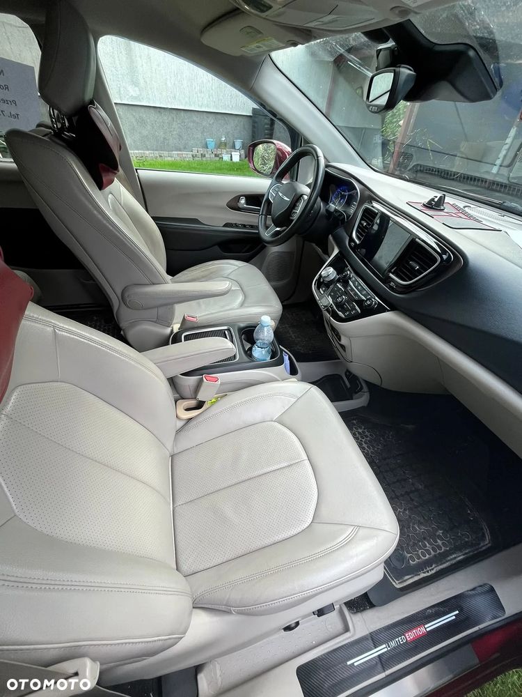 Chrysler Pacifica - 14