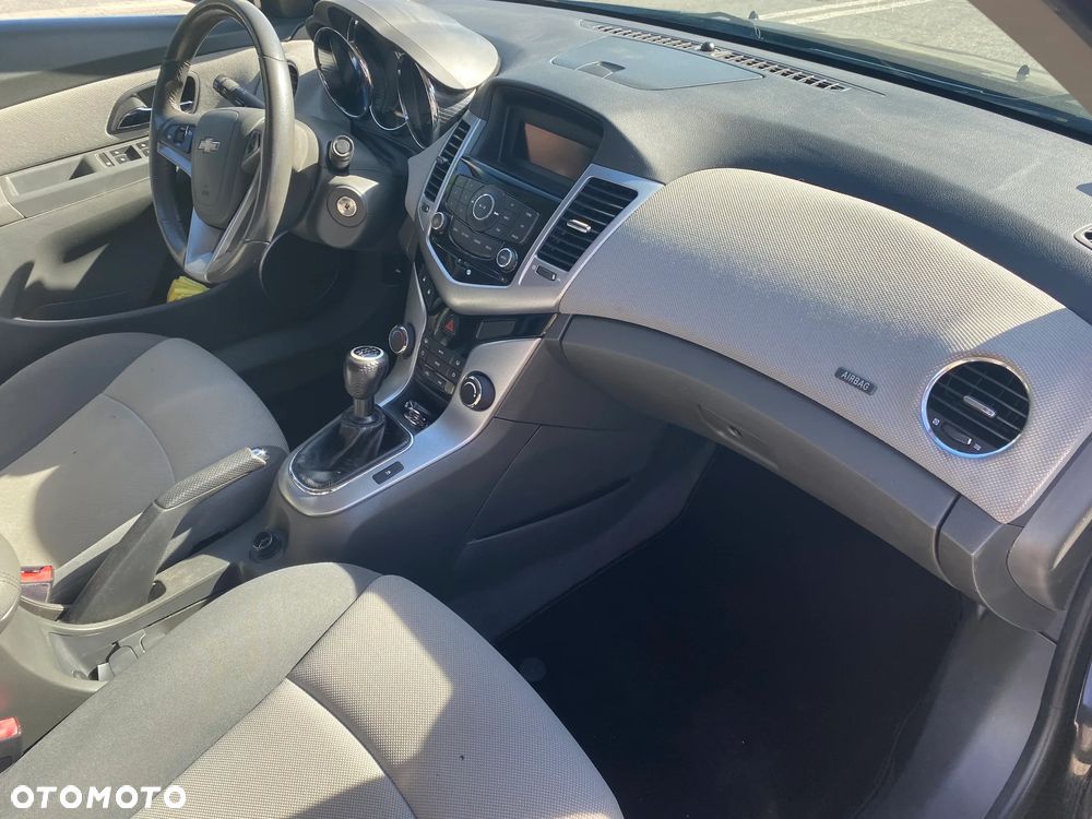 Chevrolet Cruze - 11