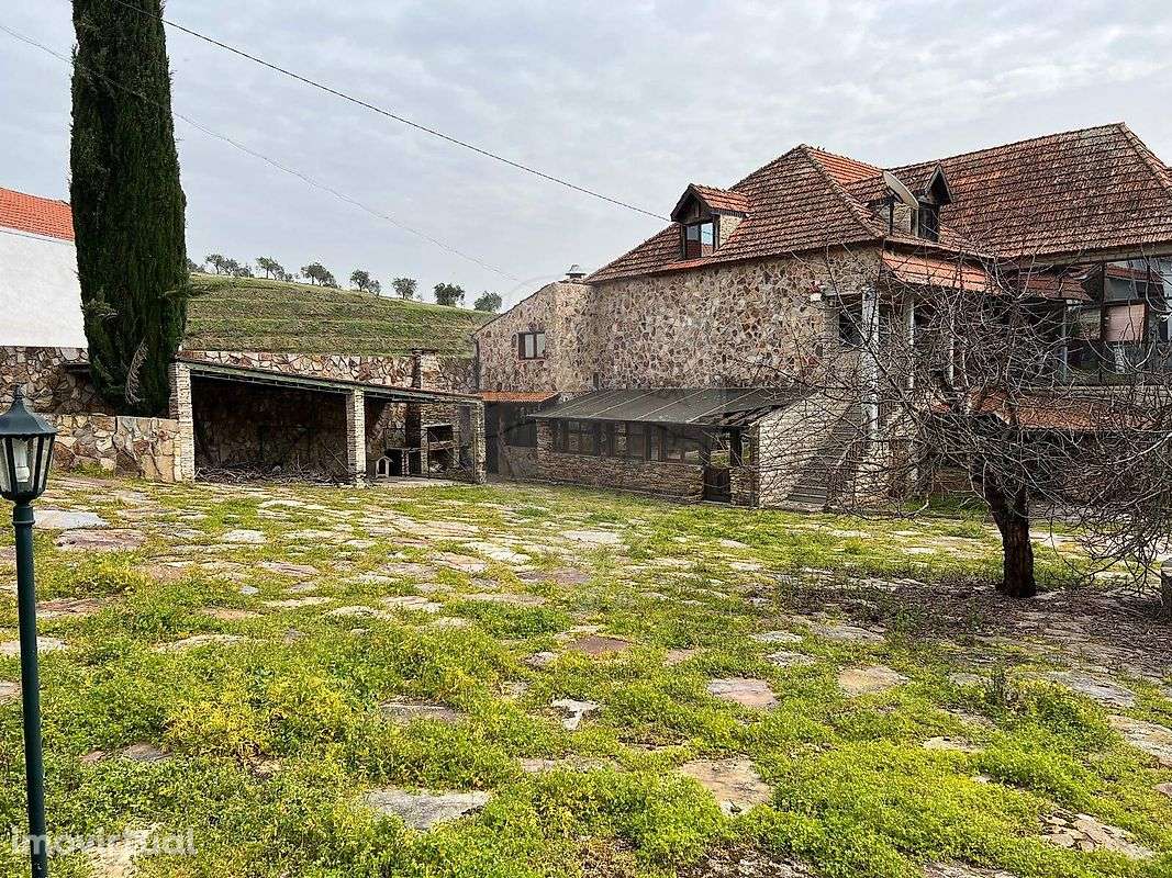 Moradia T4 para venda - Grande imagem: 2/15