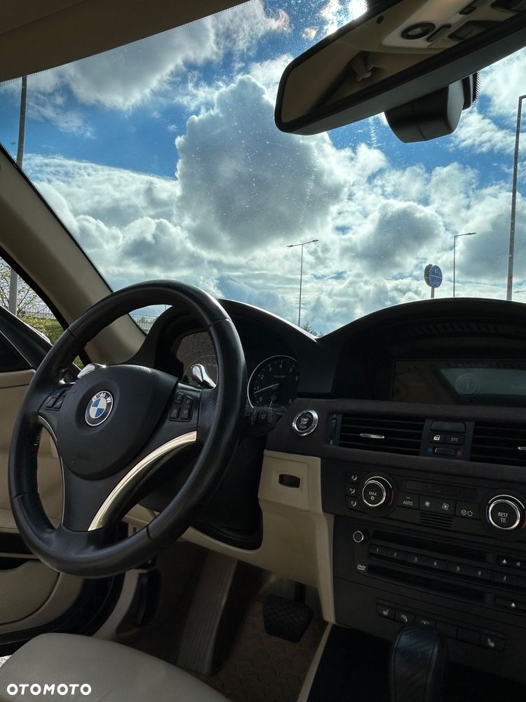 BMW Seria 3 335i - 23