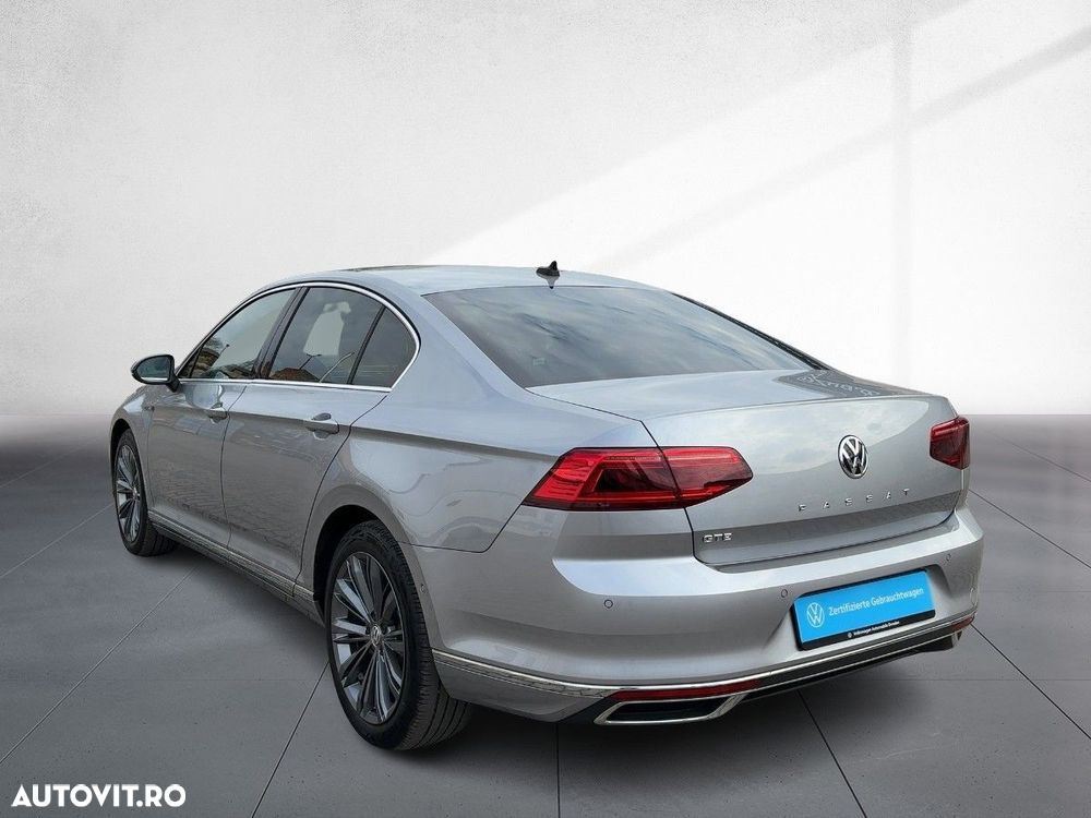 Volkswagen Passat - 10