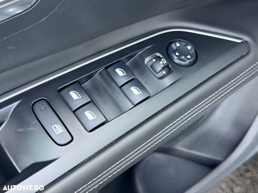 Peugeot 5008 PureTech 130 EAT6 Allure - 10