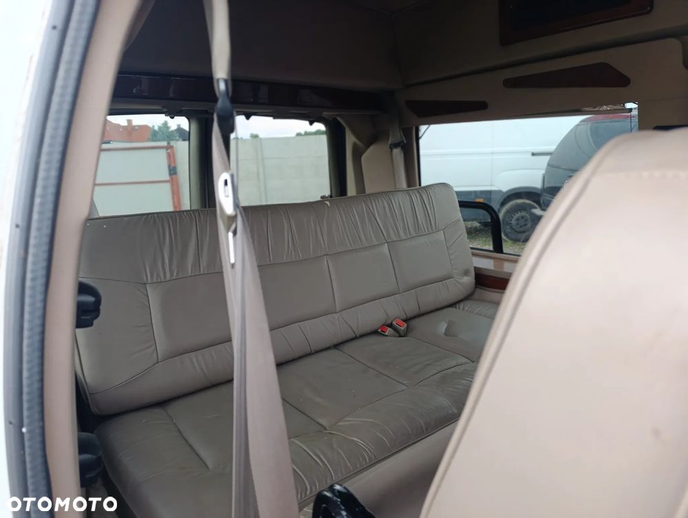 Chevrolet Express - 13