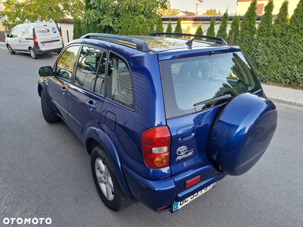 Toyota RAV4 D-4D 4x4 - 20