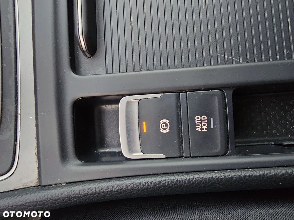 Volkswagen Golf VII 1.2 TSI BMT Trendline - 32