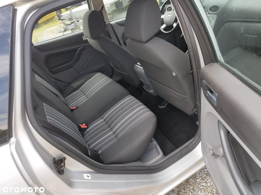 Ford Focus - 13