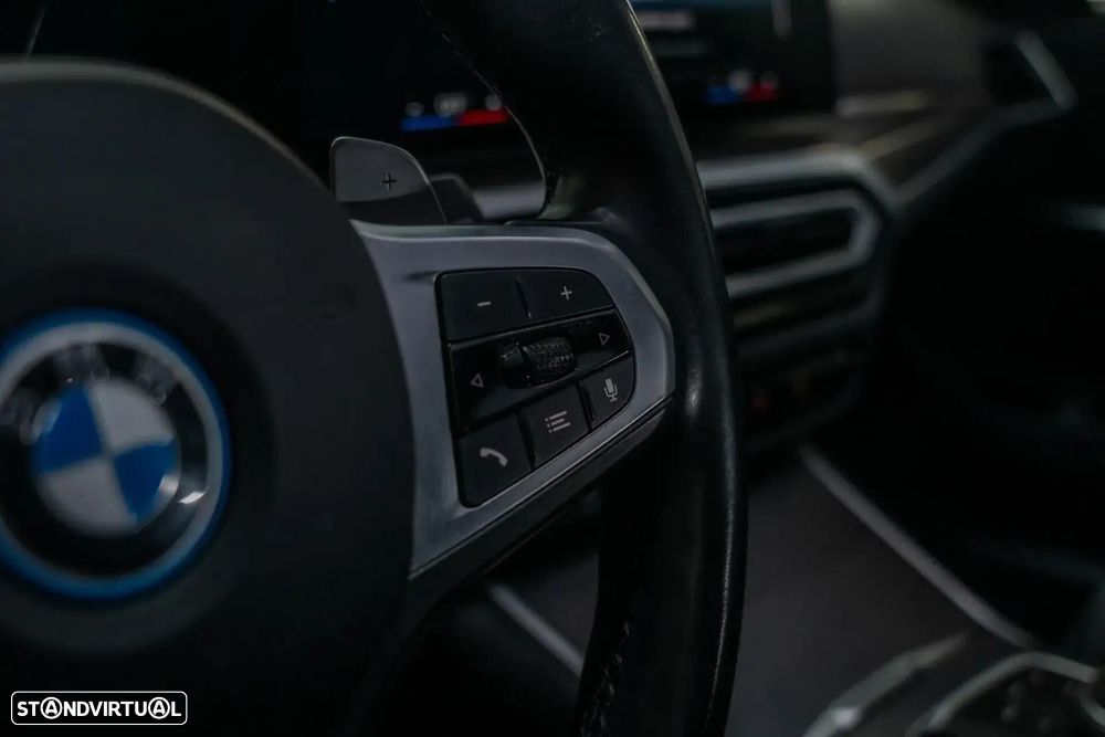 BMW 320 e Pack Desportivo M Auto - 12