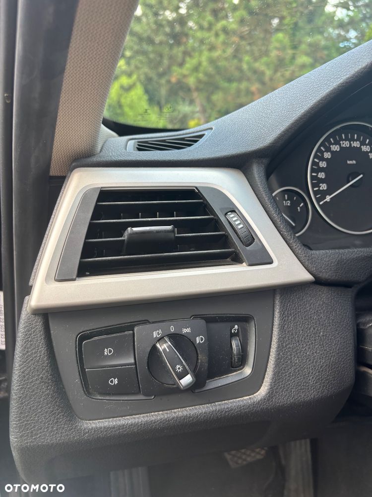 BMW Seria 3 318i - 11