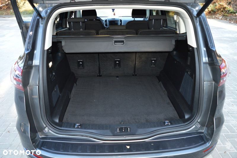 Ford S-Max - 19