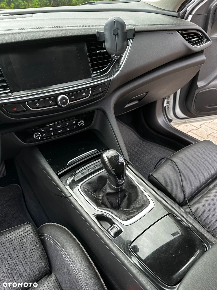 Opel Insignia CT 1.5 T Exclusive S&S - 17