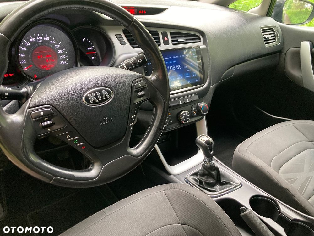 Kia Ceed - 11