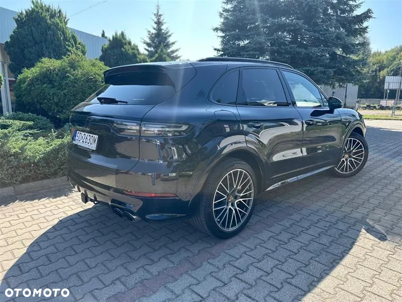 Porsche Cayenne - 12