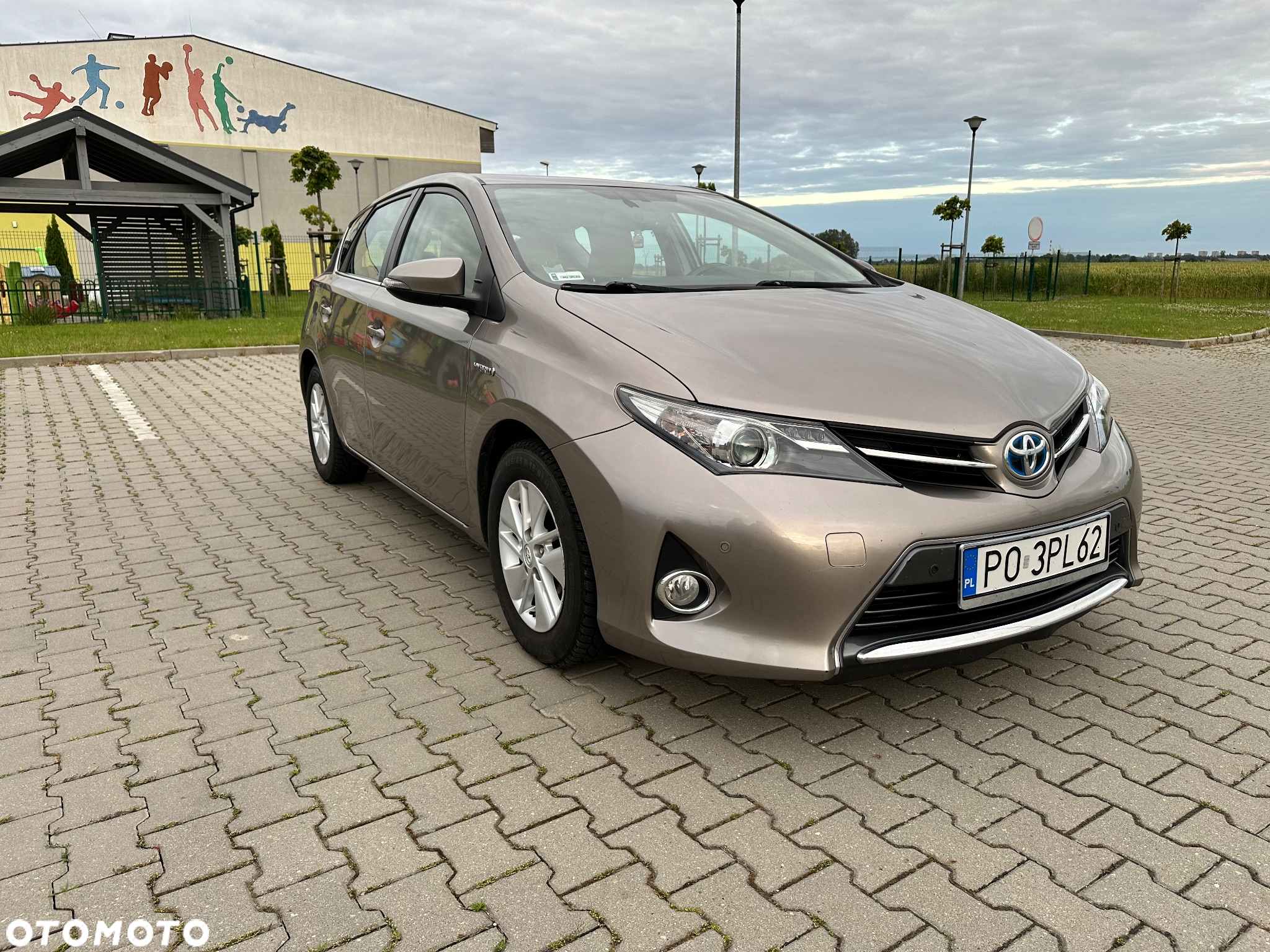 Toyota Auris Hybrid 135 Prestige - 4