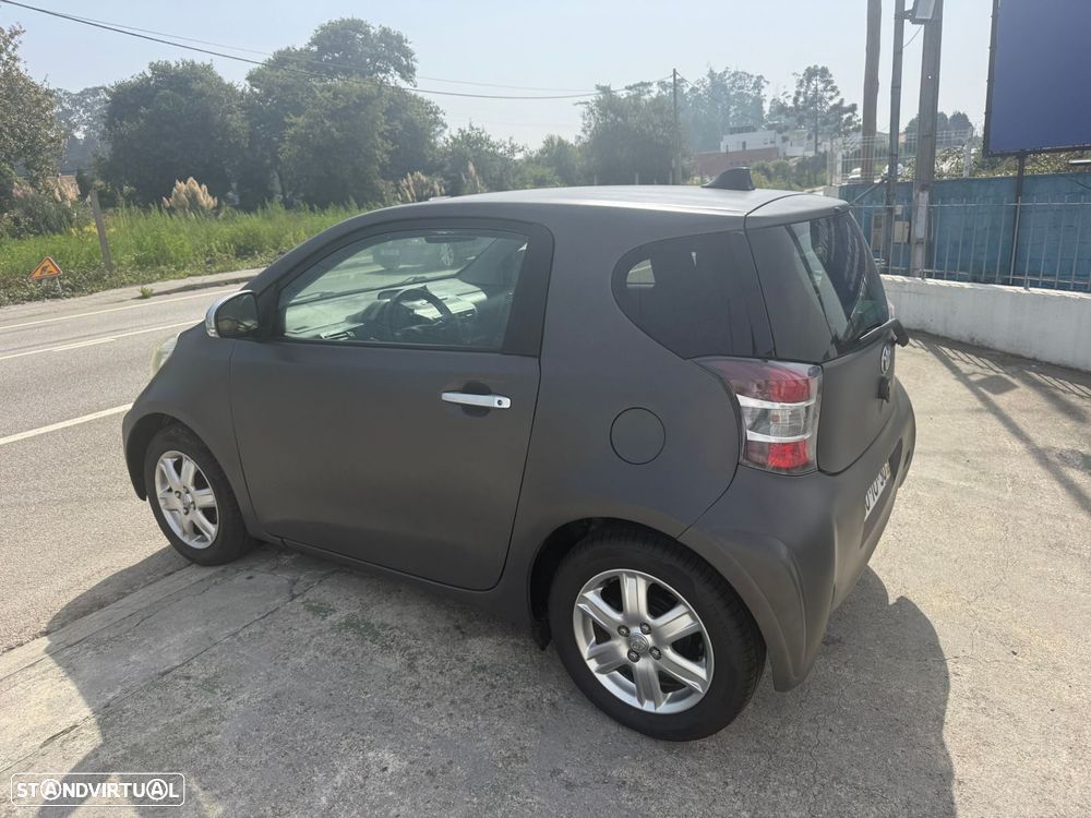 Toyota iQ 1.0 VVT-i - 9