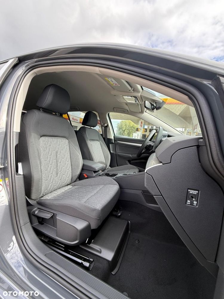 Volkswagen Golf Variant - 11