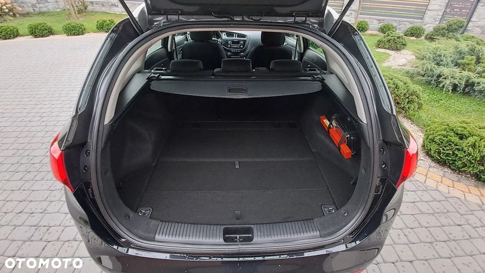 Kia Ceed - 10