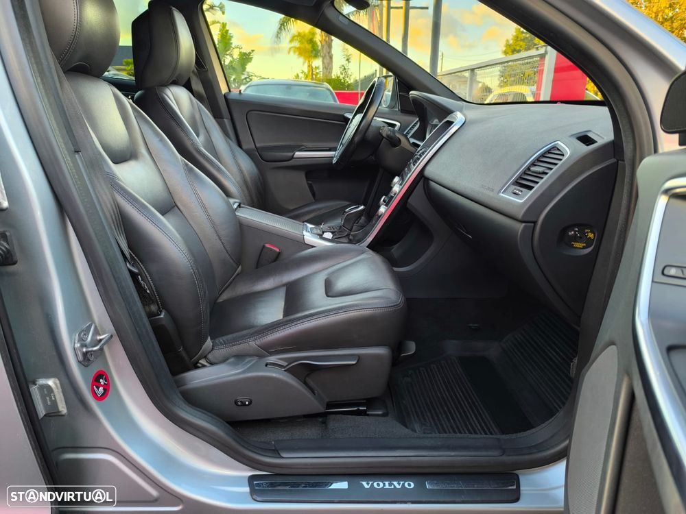 Volvo XC 60 D4 Geartronic Summum - 25