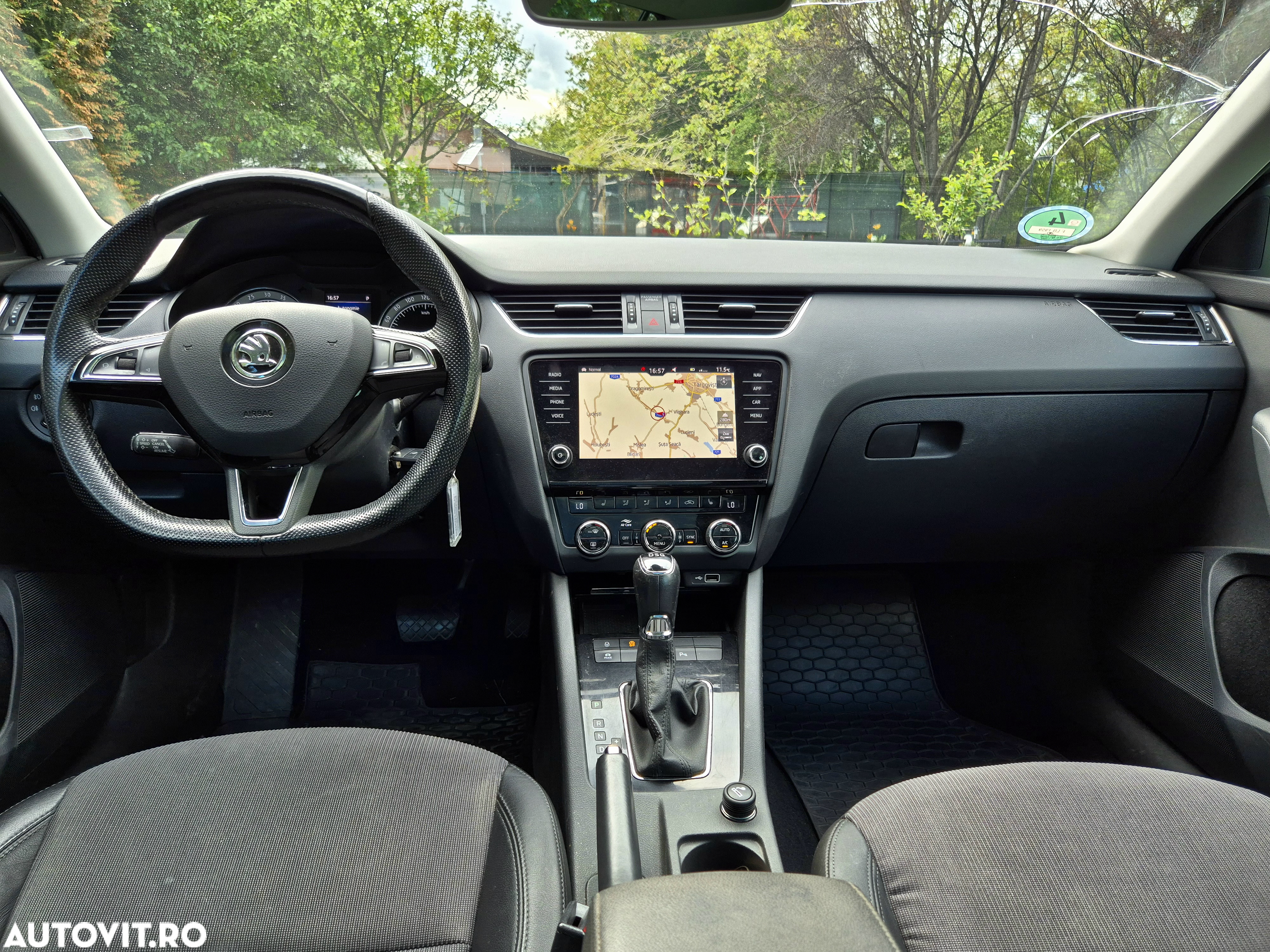 Skoda Octavia 2.0 TDI DSG First Edition - 6