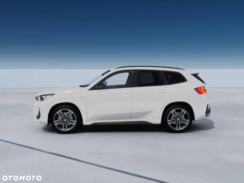 BMW iX1 xDrive30 66.5kWh M Sport - 3