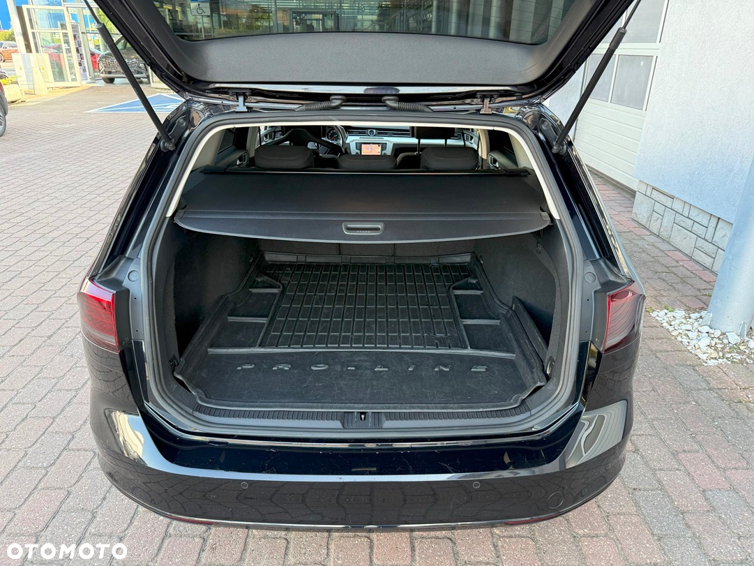 Volkswagen Passat 2.0 TDI BMT Comfortline DSG - 23