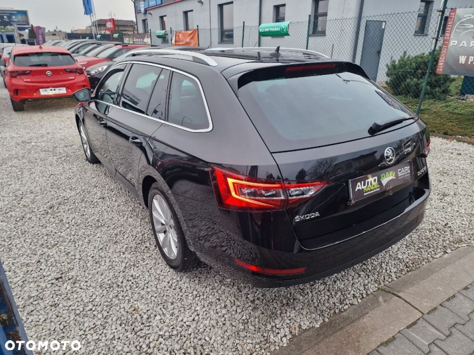 Skoda Superb 1.6 TDI Ambition DSG - 36