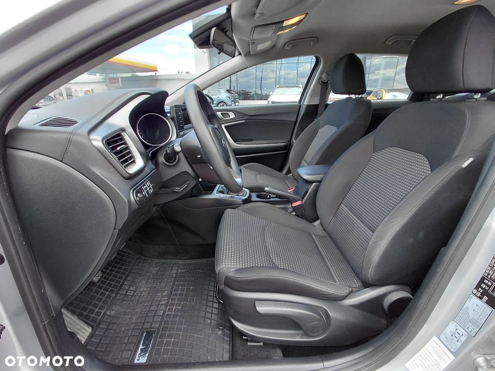 Kia Ceed 1.6 CRDi mHEV S - 11