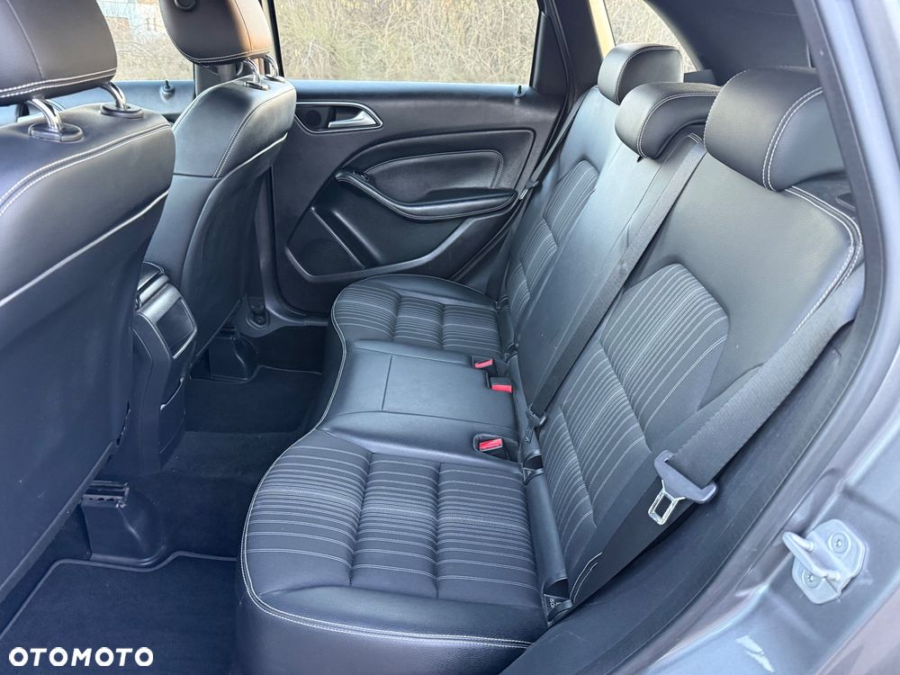 Mercedes-Benz Klasa B 180 BlueEFFICIENCY Edition - 26
