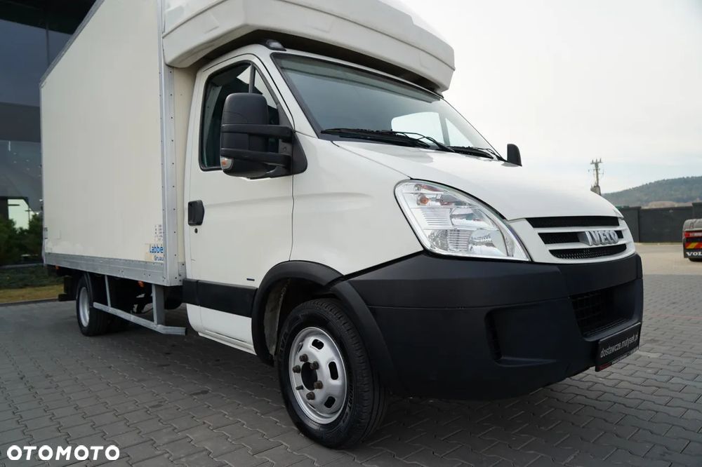Iveco DAILY 35-150 / KONTENER 4,3 m  / WINDA 750 KG / BLIŹNIAK / SPROWADZONY - 9