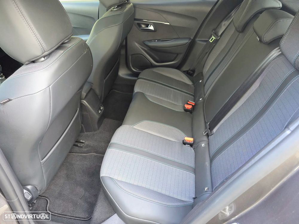 Peugeot 208 1.2 PureTech Allure - 52