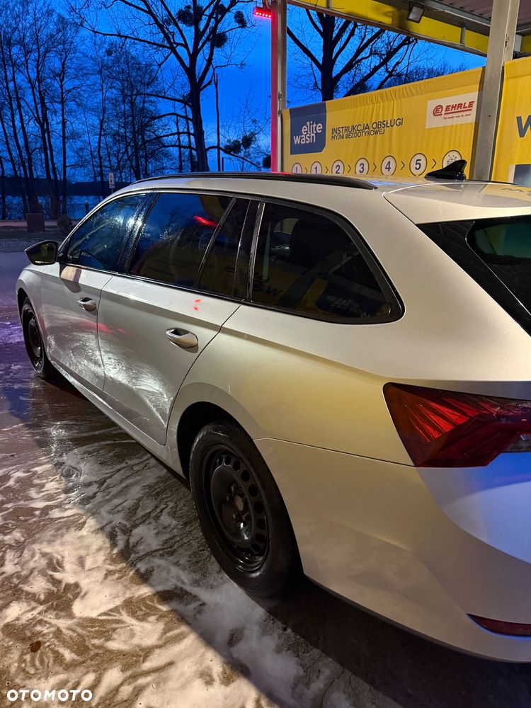 Skoda Octavia 2.0 TDI SCR Ambition DSG - 6