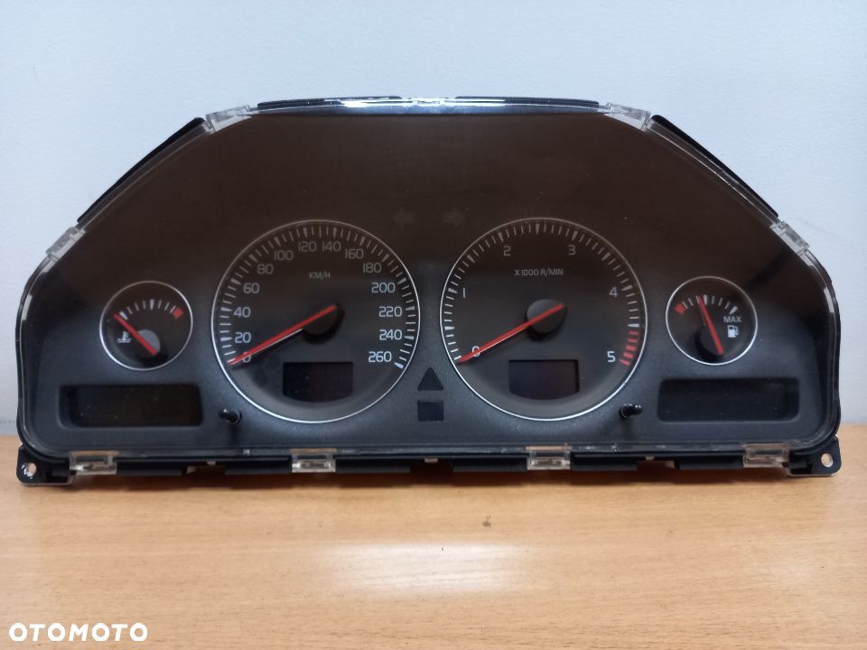 Licznik volvo S60 V70 S80 XC70 XC90 2.4 d5 europa lift