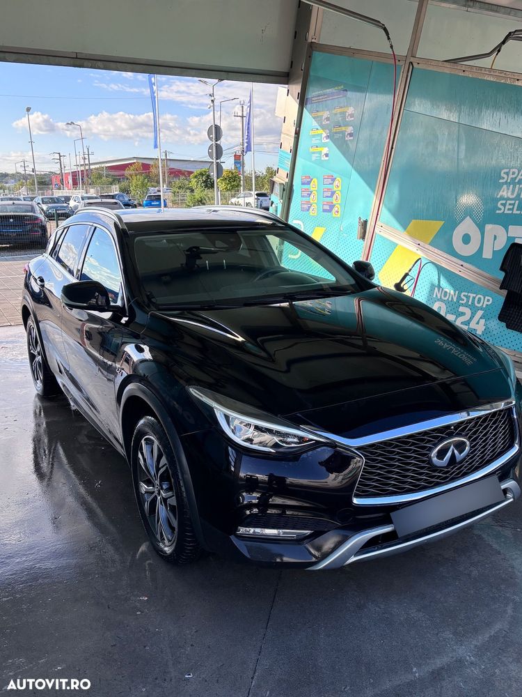 Infiniti QX30 - 1