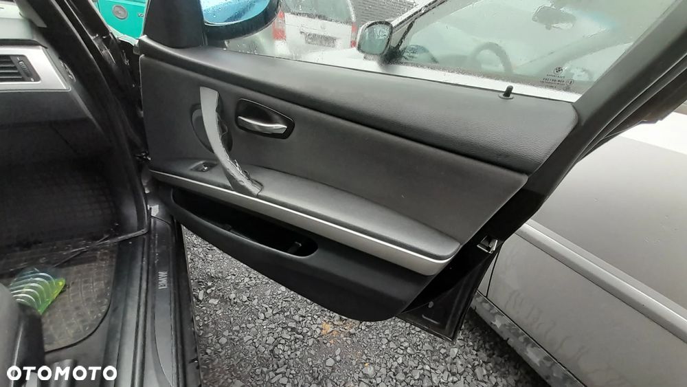 BMW 3 E91 DRZWI PRAWY PRZÓD PRZEDNIE PRAWE KOMPLETNE 475/9 nr. 110/3 - 2
