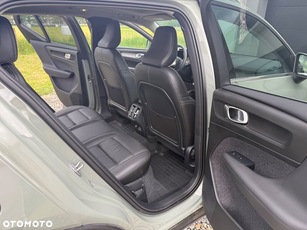 Volvo XC 40 B5 AWD Ultimate Dark - 15