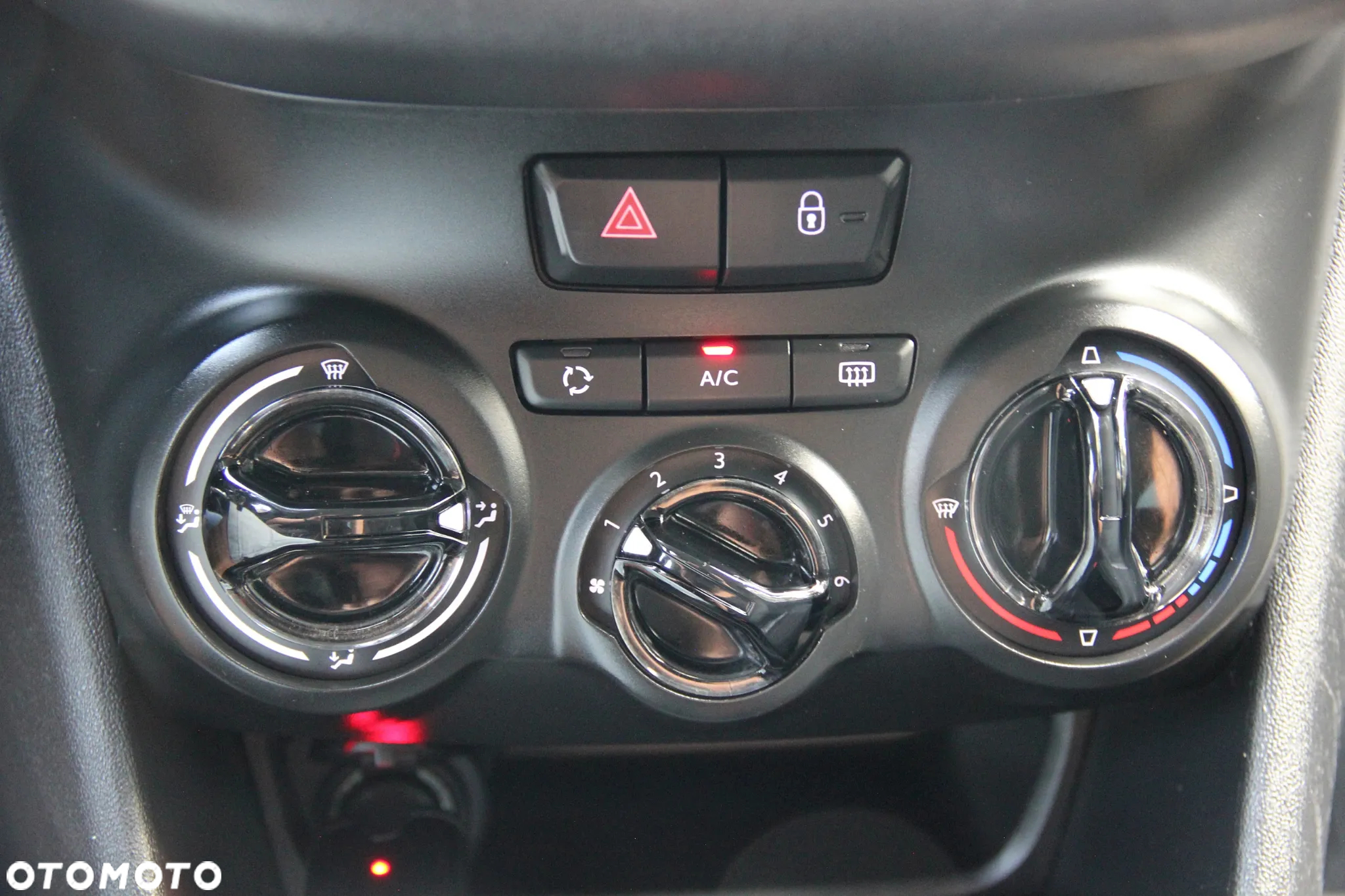 Peugeot 208 1.4 HDi Business Line - 32