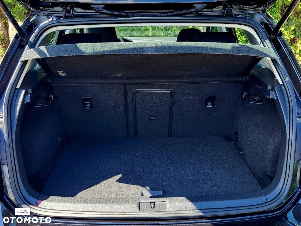 Volkswagen Golf - 23