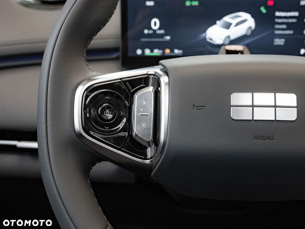 Geely Starray EM-i 1.5 PHEV Max - 32