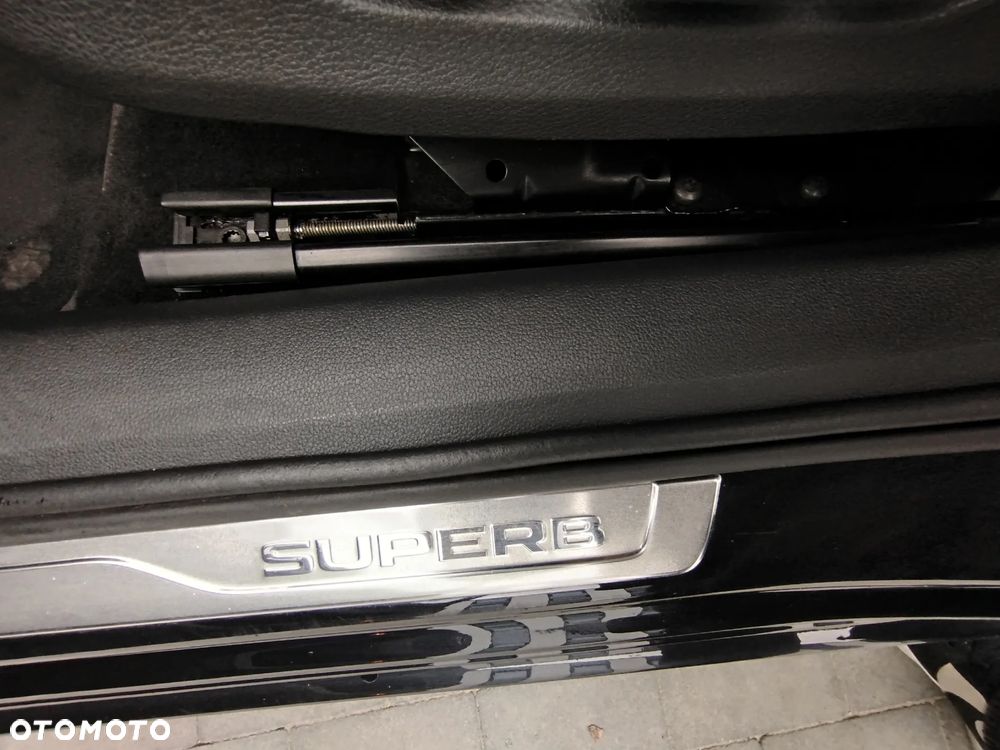 Skoda Superb 2.0 TDI SCR L&K DSG - 27