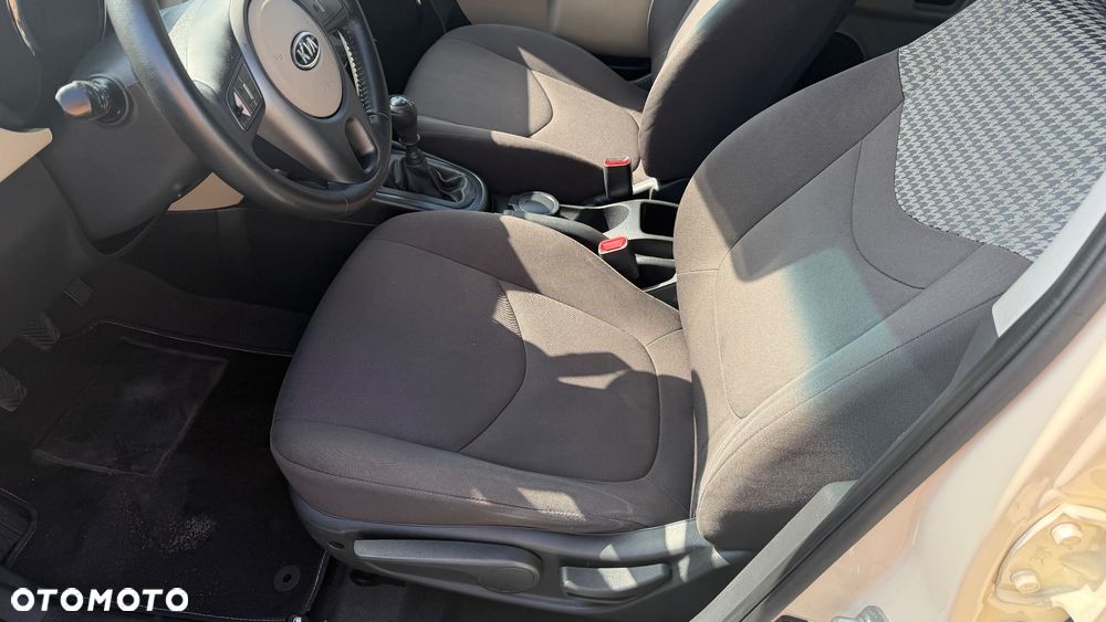 Kia Soul 1.6 CRDI Vision - 25