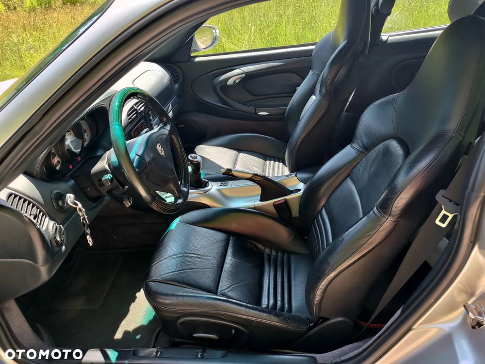 Porsche 911 Carrera 4S - 19