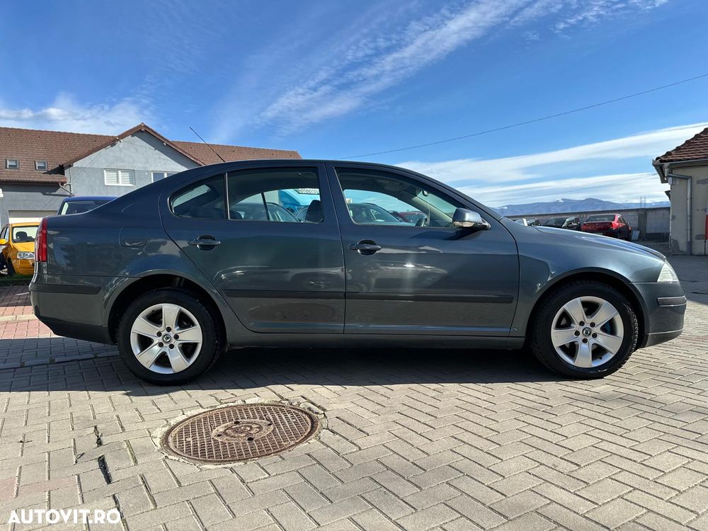 Skoda Octavia 2.0 TDI Ambiente Aut - 11