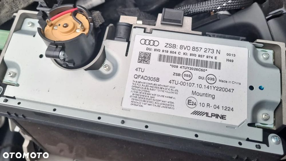 Monitor ekran wyświetlacz winda Audi A3 8V  8V0857273N - 2