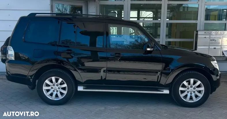 Mitsubishi Pajero - 1