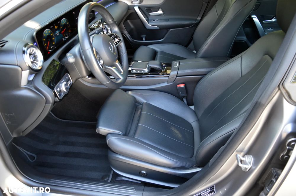 Mercedes-Benz CLA 180 7G-DCT Special Edition - 13