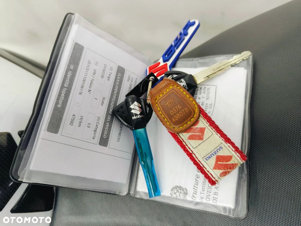 Suzuki GSR - 31