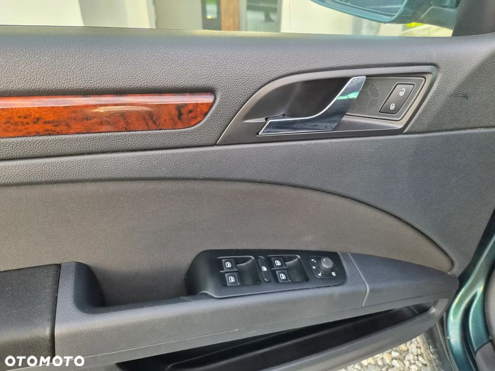 Skoda Superb 2.0 TDI DSG Elegance - 14