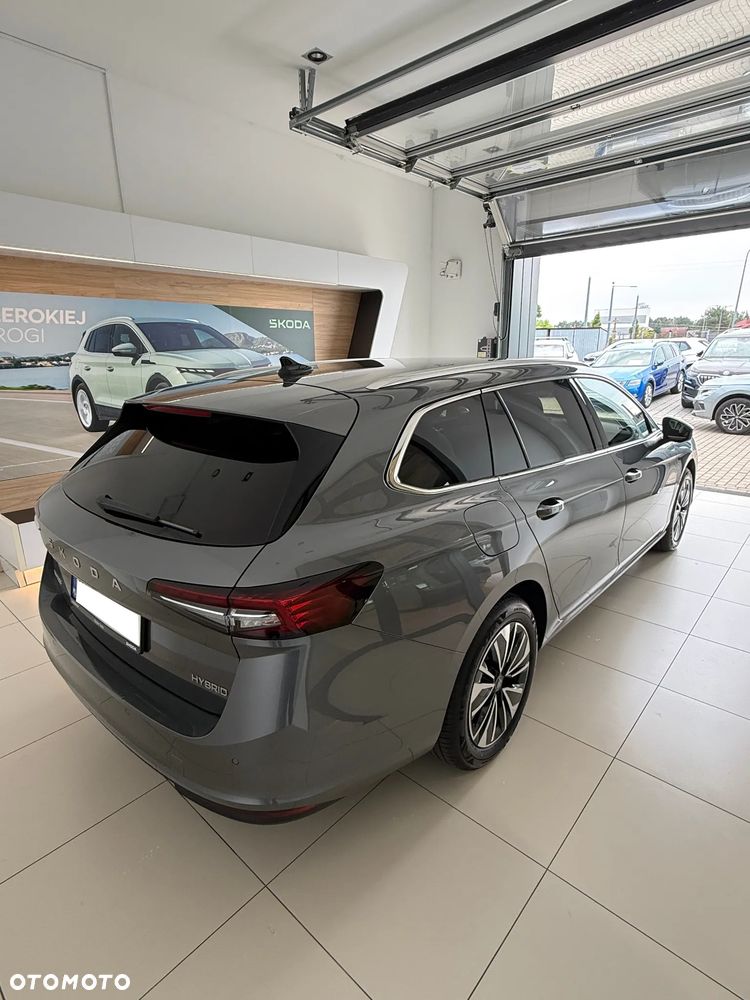 Skoda Superb 1.5 TSI mHEV Drive DSG - 5