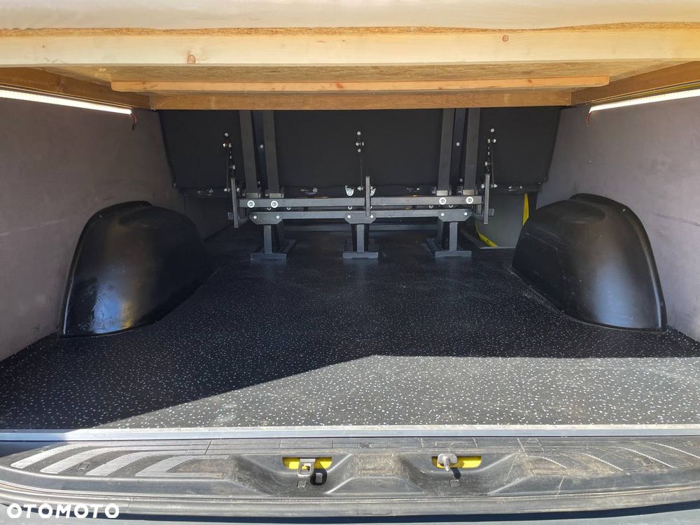 Mercedes-Benz Sprinter - 22