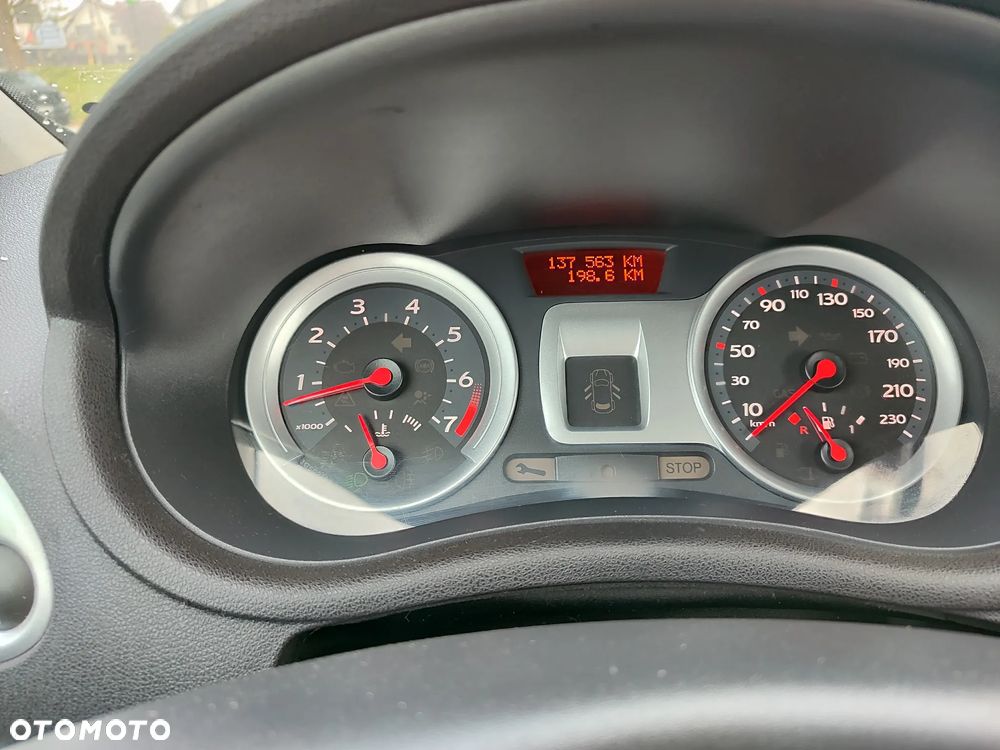 Renault Clio - 11