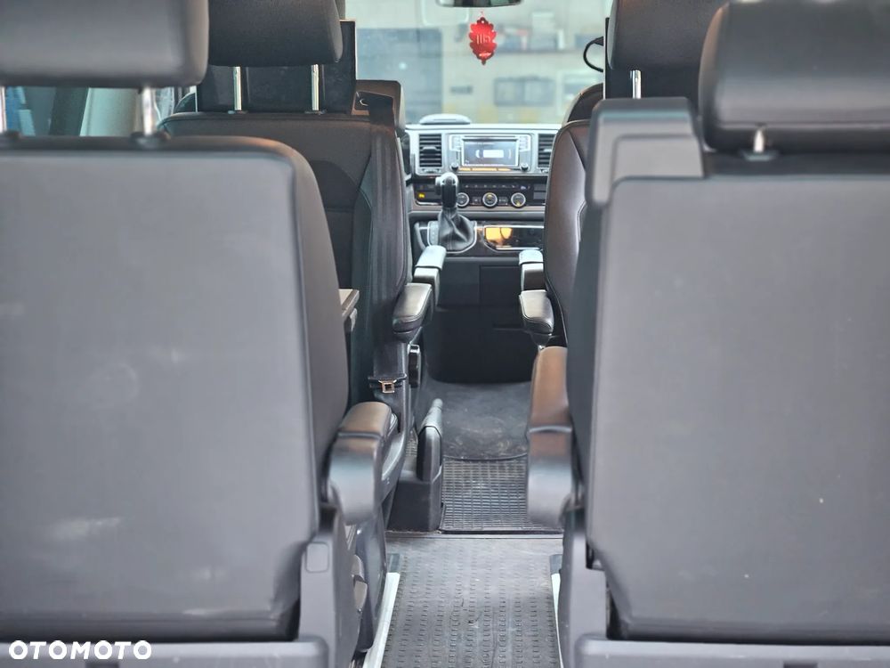 Volkswagen Multivan - 21